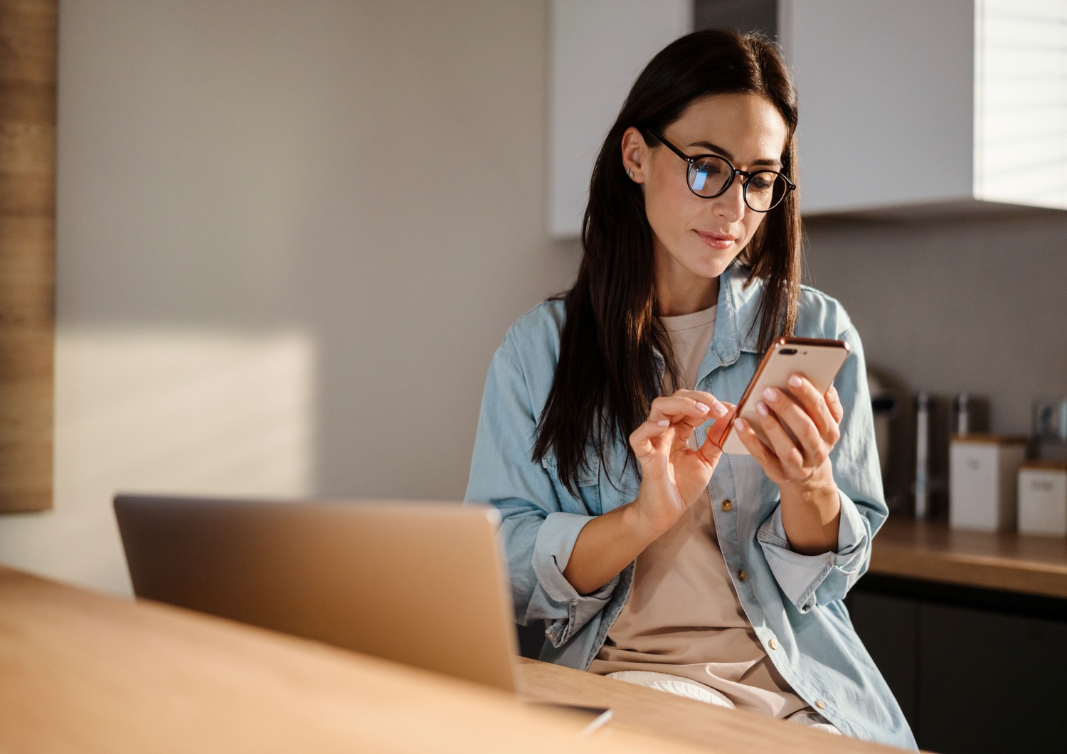 A person using social media to learn the details about a new meeting supported by CTI Meeting Technology.